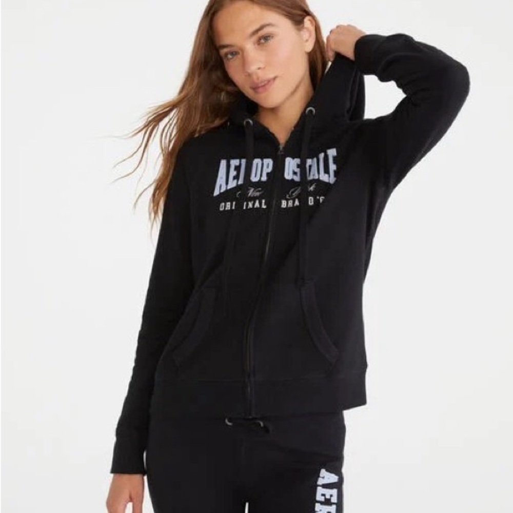 Women’s Aeropostale Original brand full zip hoodie new without tags size medium
